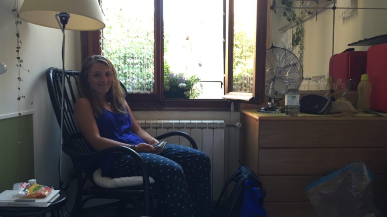 Julia im airbnb in Venedig