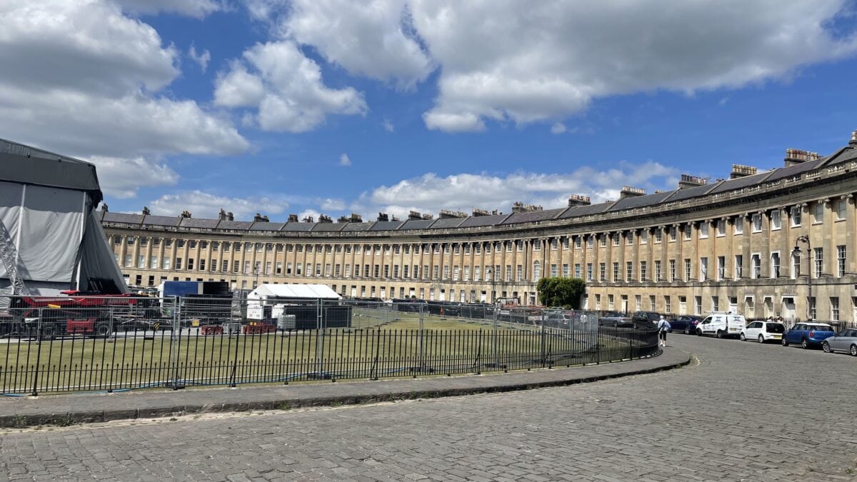 Der Royal Crescent ist ein Halbrund an Stadthäusern 