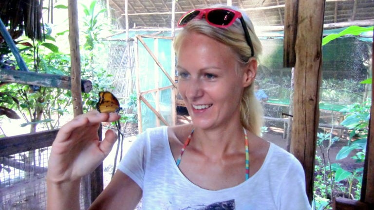 Birte im Butterfly Centre auf Sansibar
