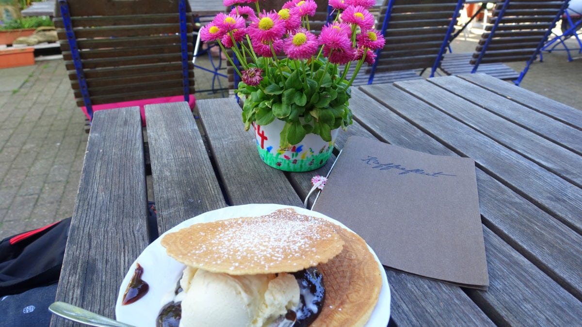 Friesenwaffel im Café Kaffeeflut auf Amrum