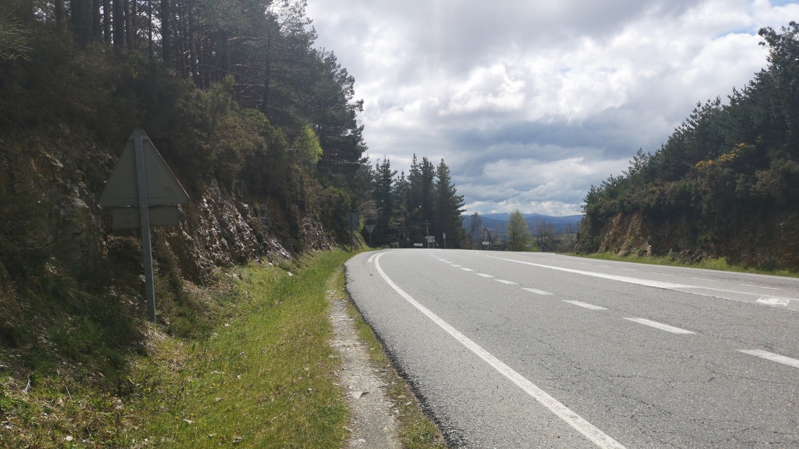 Schon nach dem ersten Zwischenstopp sind wieder Wolken am Himmel.