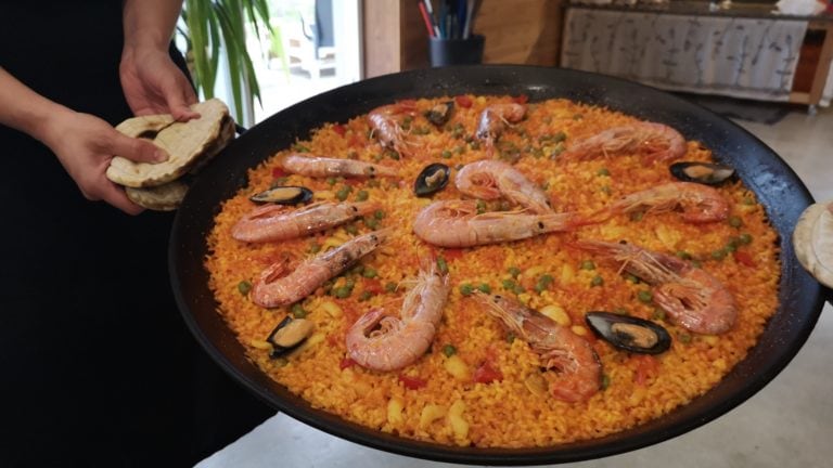 In Ferreira gibt es Paella im Hostel