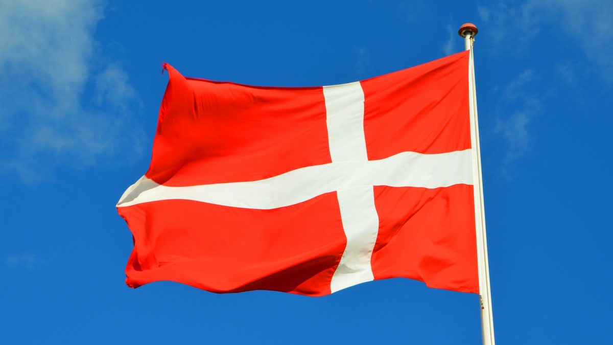 Die Flagge Dänemarks als Symbolbild für die Nachbarn