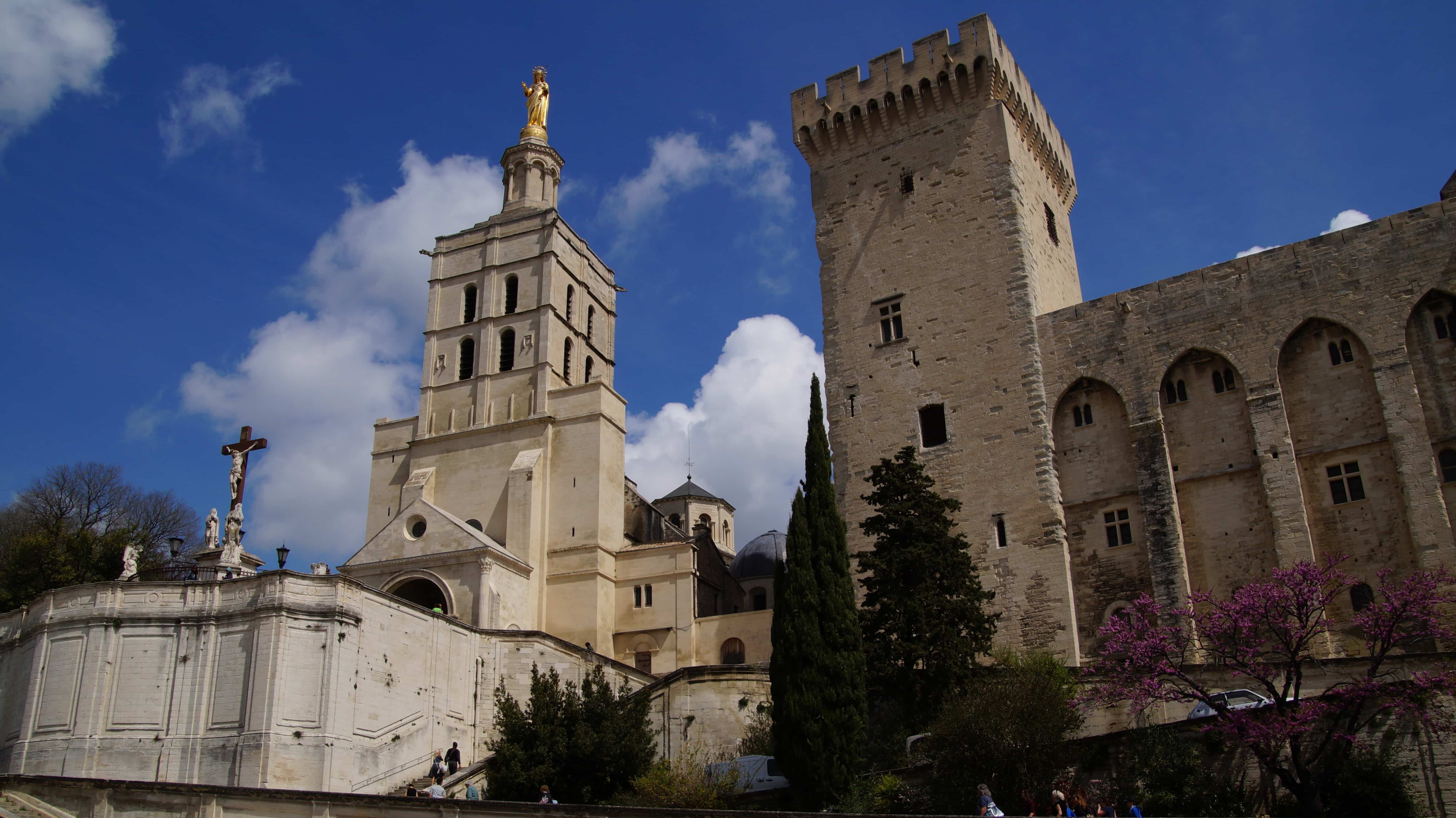 Historische Bauten in Avignon in Frankreich