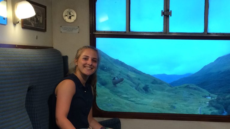 Julia im Hogwartsexpress