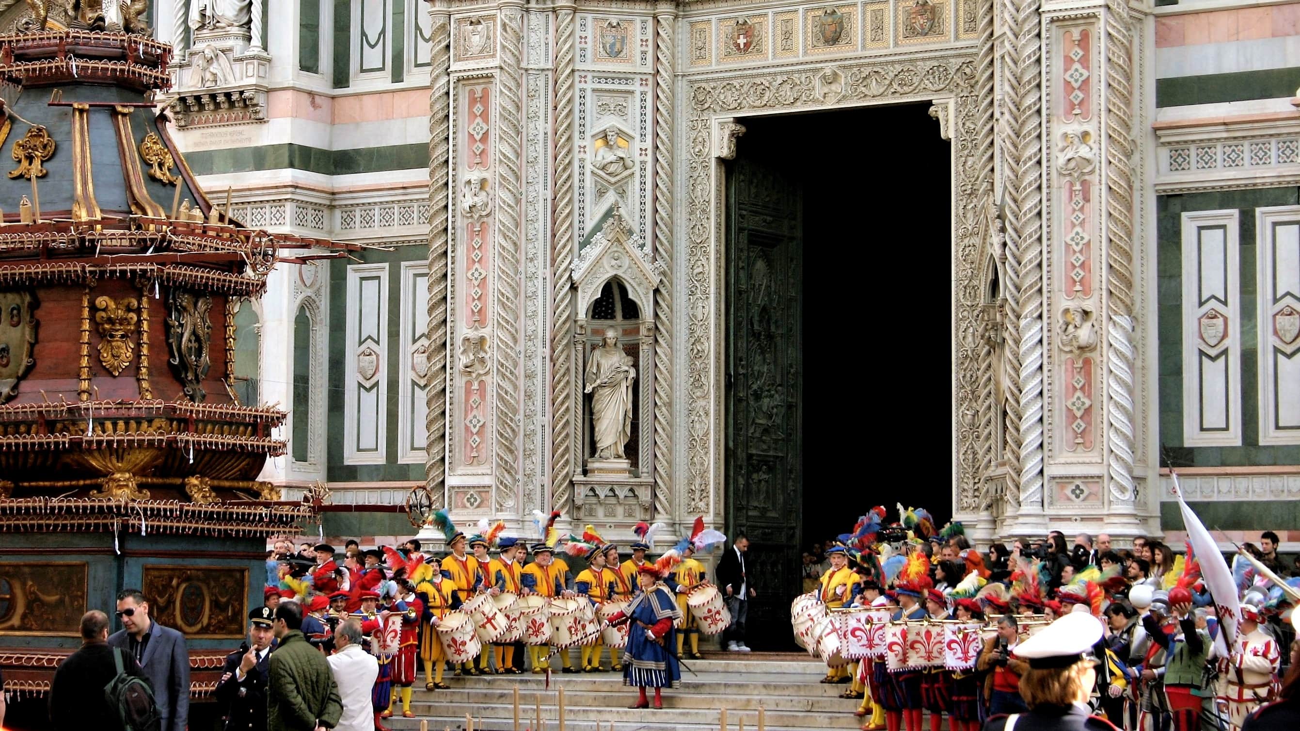 Ostern in Italien: Scoppio del Carro