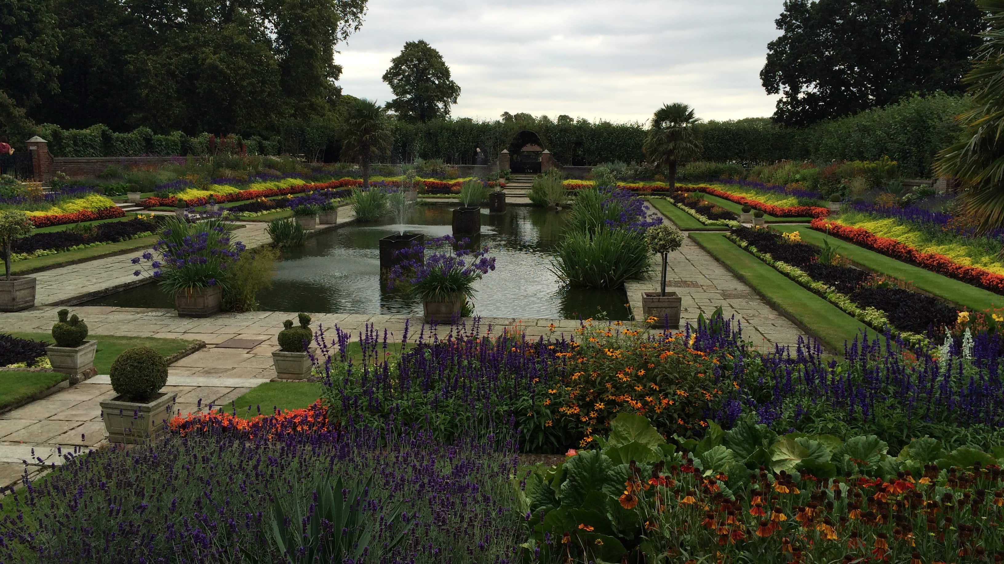 Die Kensington Gardens in London liegen direkt am Hyde Park