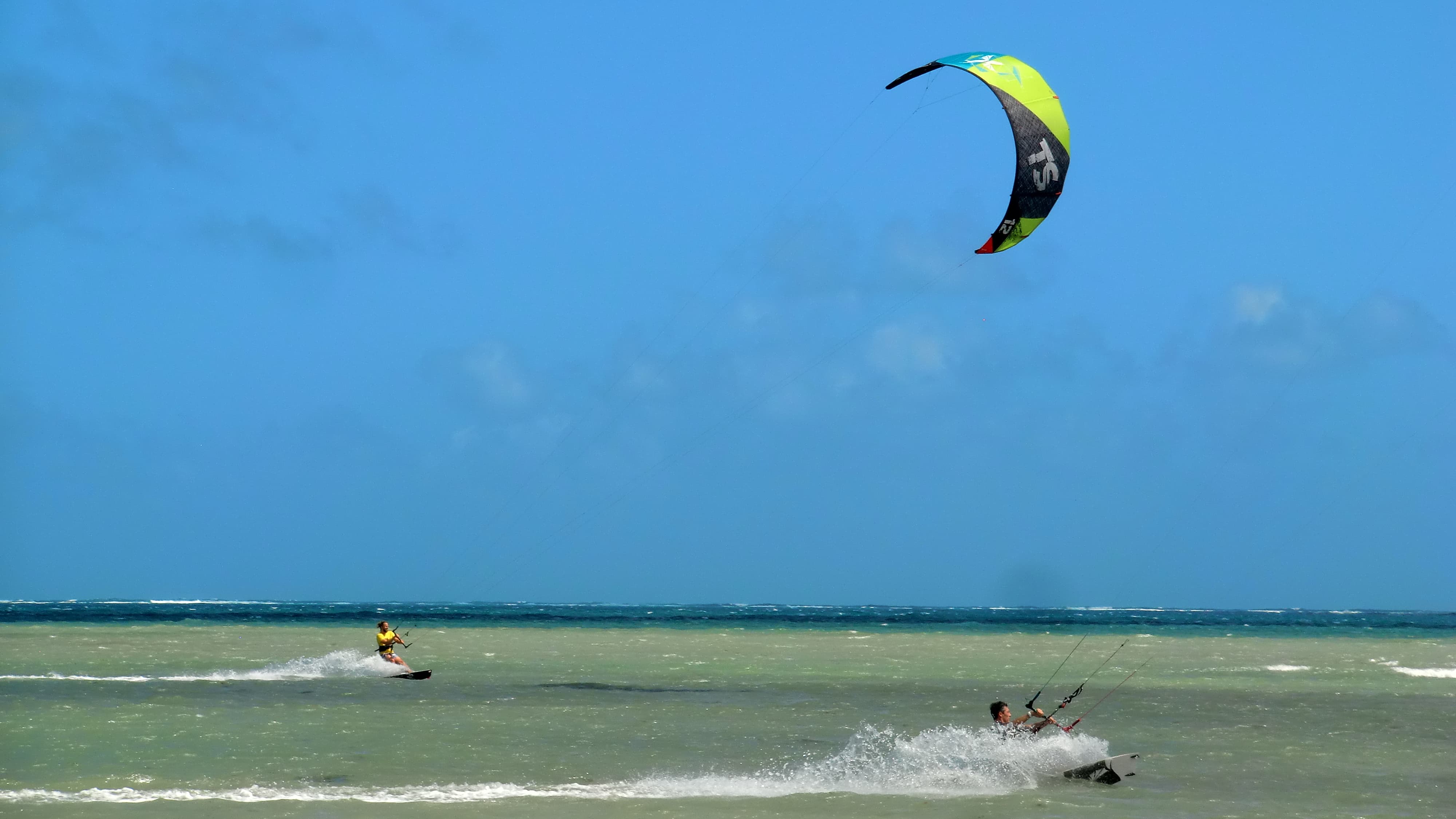 Kitesurfen am Pointe Faula auf Martinique