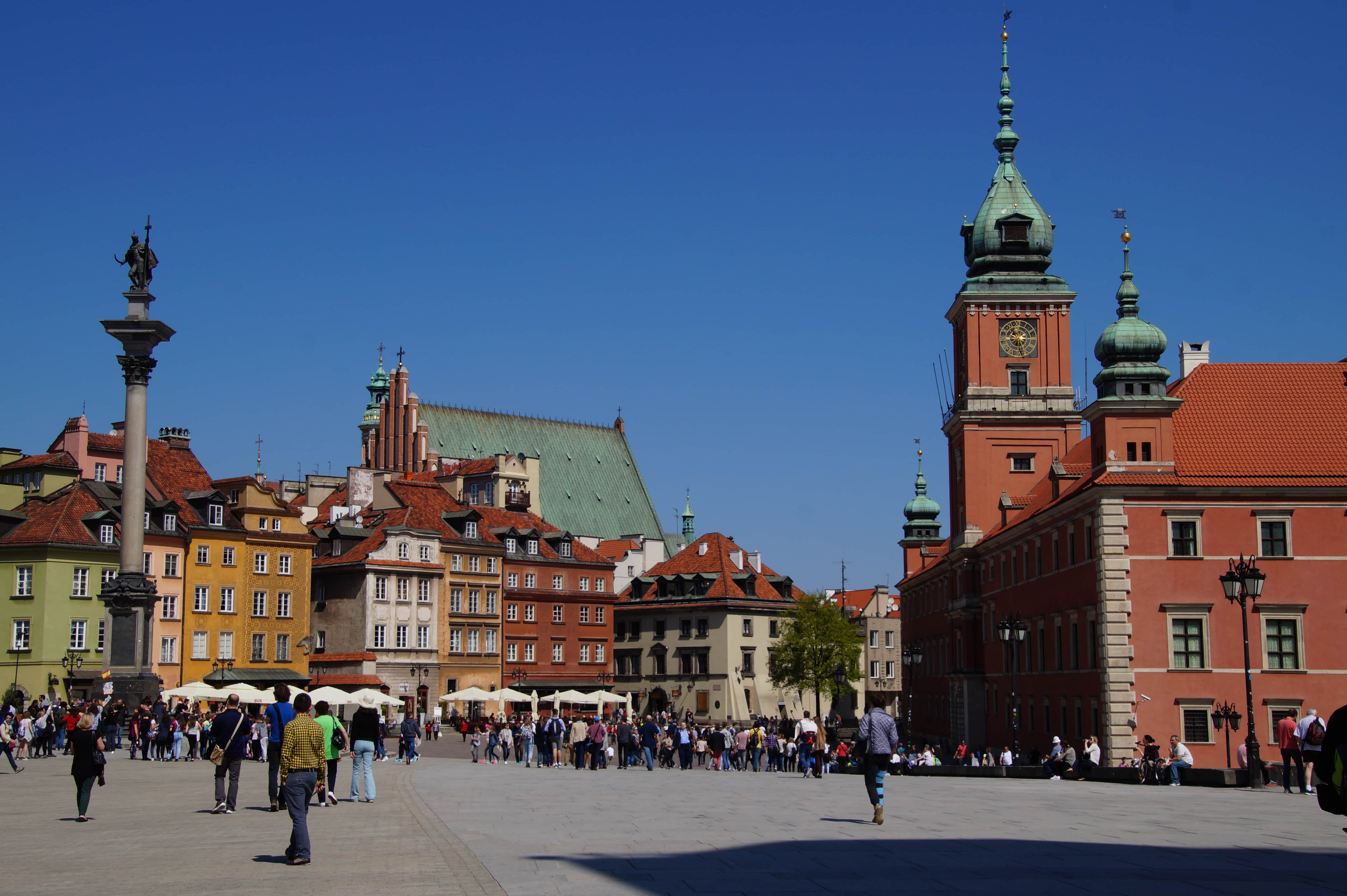 Ein Marktplatz in Warschau in Polen