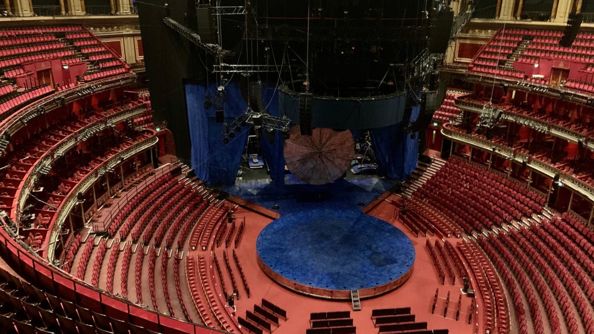 Im Auditorium der Royal Albert Hall in London haben rund 9.500 Besucher auf Sitz- und Stehplätzen Platz.