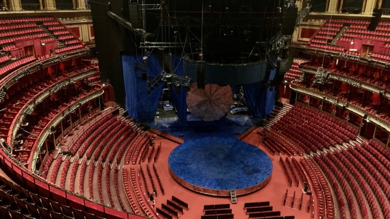 Im Auditorium der Royal Albert Hall in London haben rund 9.500 Besucher auf Sitz- und Stehplätzen Platz.