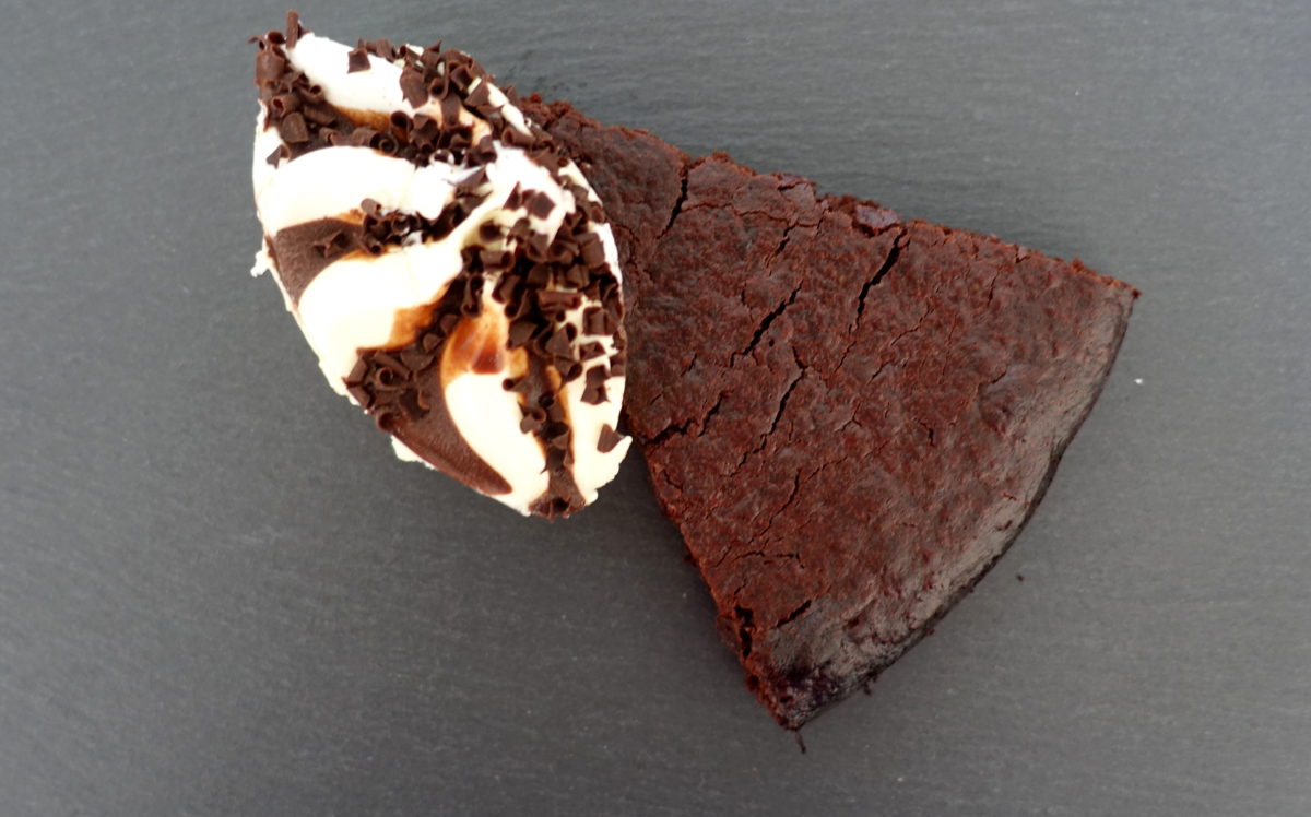 Schwedischer Schokokuchen Kladdkaka vegan | waiting is happiness