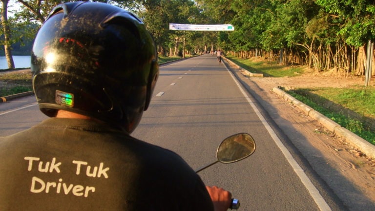 Tuk Tuk-Fahrer in Angkor Wat